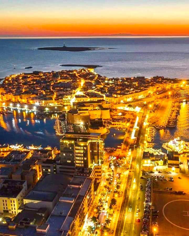 Corte Vico Palmisano Centro Storico Gallipoli Luaran gambar