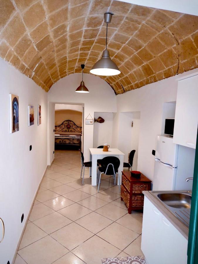 Corte Vico Palmisano Centro Storico Gallipoli Luaran gambar