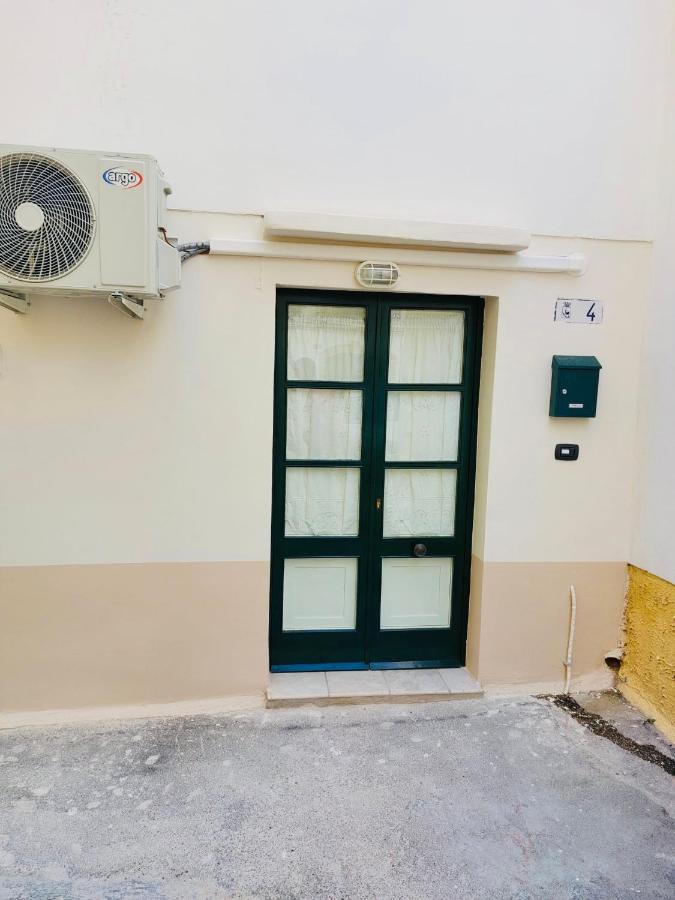 Corte Vico Palmisano Centro Storico Gallipoli Luaran gambar